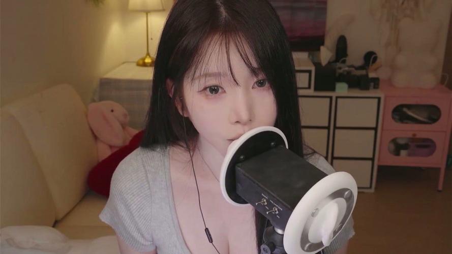 Yoonying_耳朵舔舐+芦荟胶按摩