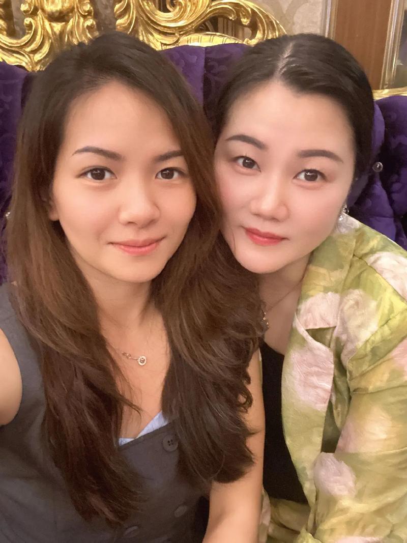 小一熟了-姐妹齐上阵