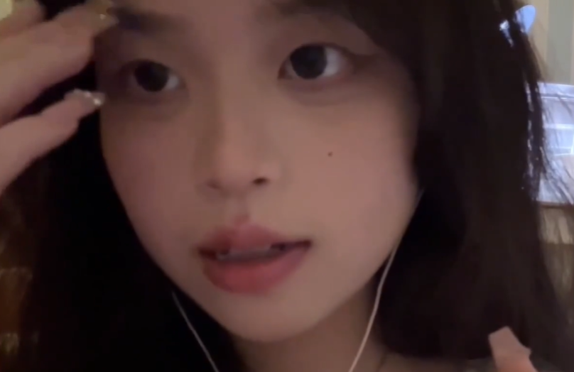 #ASMR_#椰椰拿铁助眠_叠涂唇釉+口腔音+敲击音～超级酥麻！快睡觉啦