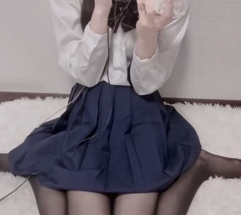【ASMR_眠音】ふわん_ASMR_黑丝制服小姐姐♡湿巾掏耳+耳廓按摩一条龙